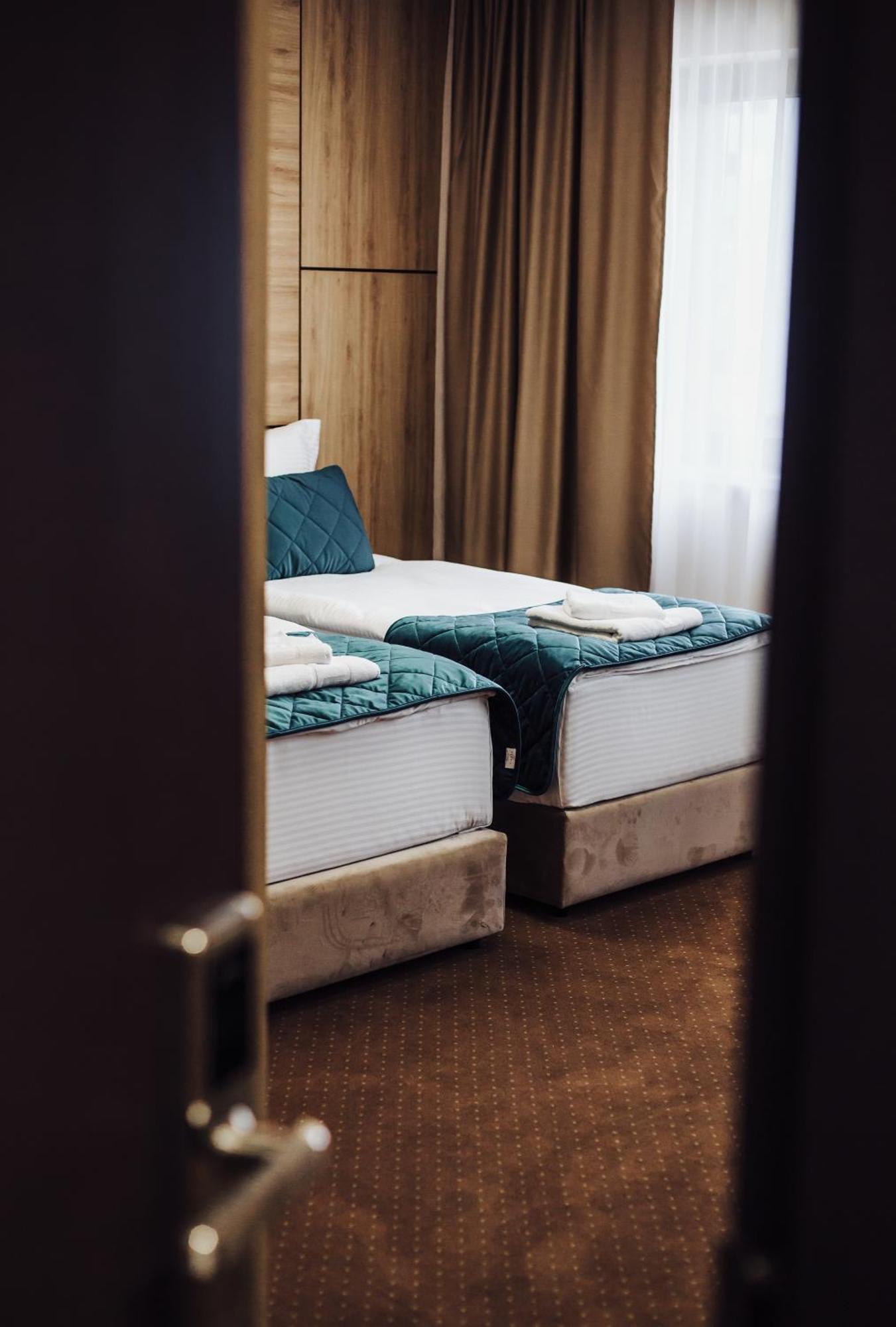 Hotel Brcko Gas Sarajevo Lukavica Extérieur photo